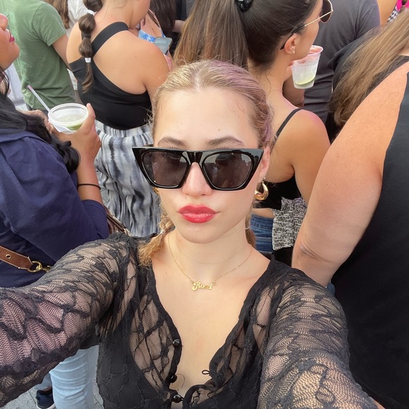 Meet your Posher, Roni - Picture 3 of 4